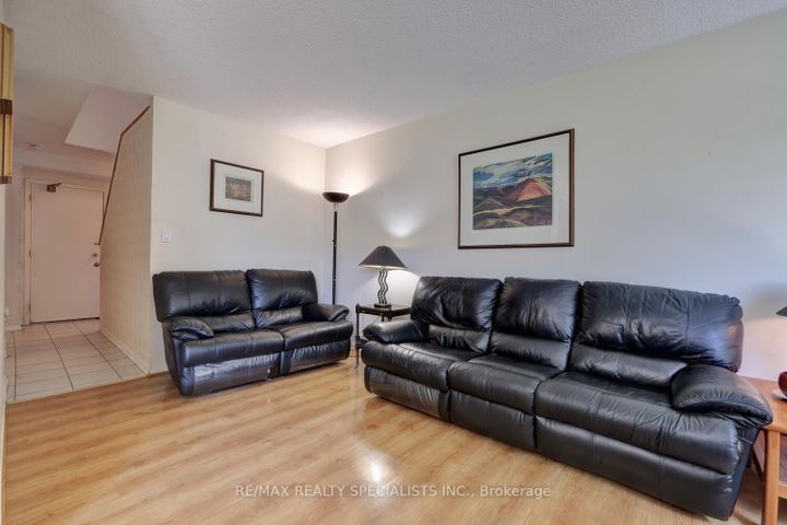 Photo 8 at 64 - 3125 Fifth Line W, Erin Mills, Mississauga