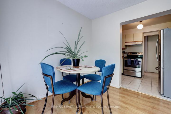 Photo 12 at 64 - 3125 Fifth Line W, Erin Mills, Mississauga