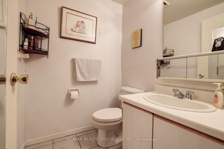 Photo 17 at 64 - 3125 Fifth Line W, Erin Mills, Mississauga