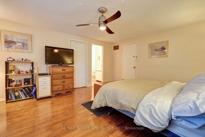 Photo 18 at 64 - 3125 Fifth Line W, Erin Mills, Mississauga