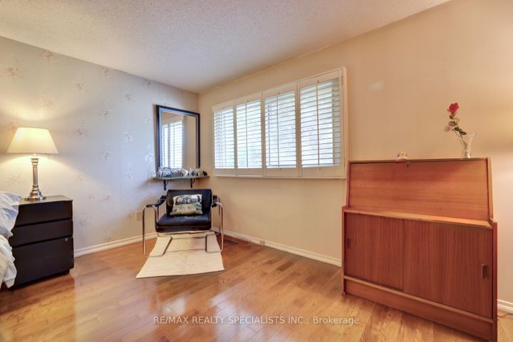 Photo 19 at 64 - 3125 Fifth Line W, Erin Mills, Mississauga