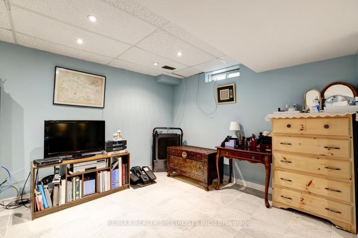Photo 26 at 64 - 3125 Fifth Line W, Erin Mills, Mississauga