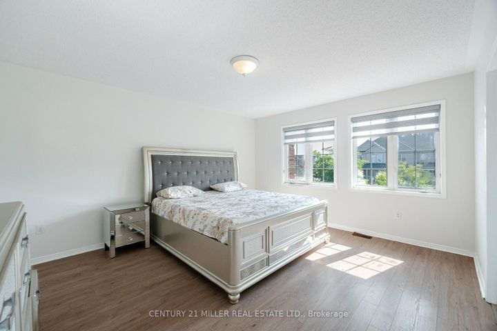 Photo 11 at 5953 Tenth Line W, Churchill Meadows, Mississauga
