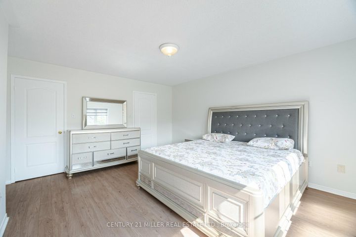 Photo 12 at 5953 Tenth Line W, Churchill Meadows, Mississauga