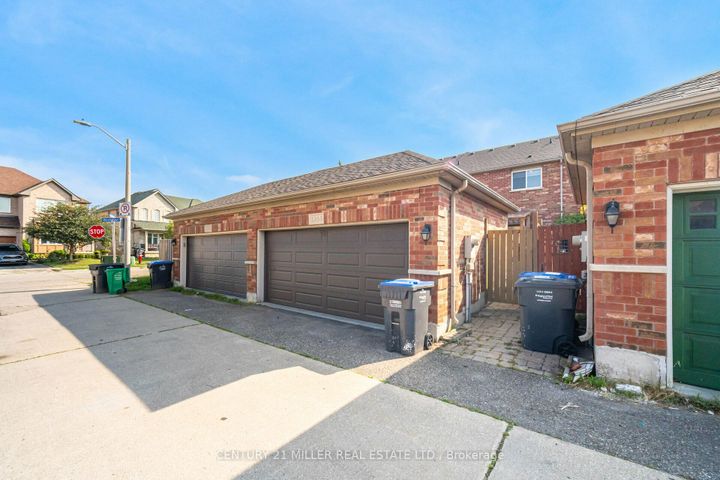 Photo 24 at 5953 Tenth Line W, Churchill Meadows, Mississauga