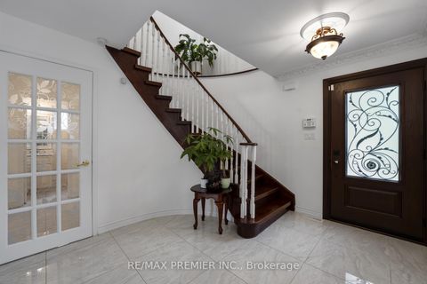 Photo 4 at 127 O'Connor Crescent, North Richvale, Richmond Hill