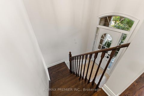 Photo 4 at 34 George Bogg Road, East Woodbridge, Vaughan