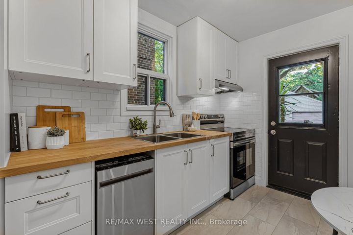Photo 12 at 215 Jane Street, Bloor West Village, Toronto