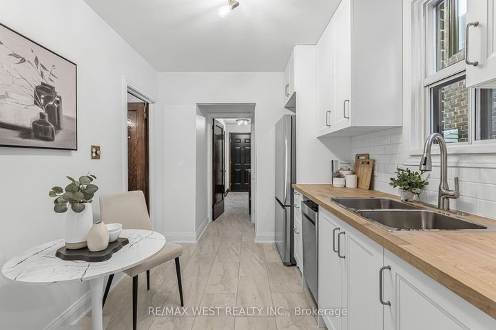 Photo 13 at 215 Jane Street, Bloor West Village, Toronto