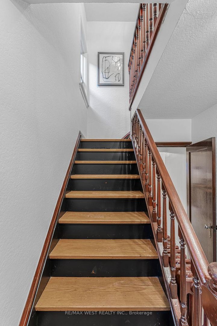 Photo 15 at 215 Jane Street, Bloor West Village, Toronto