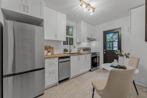 Photo 11 at 215 Jane Street, Bloor West Village, Toronto