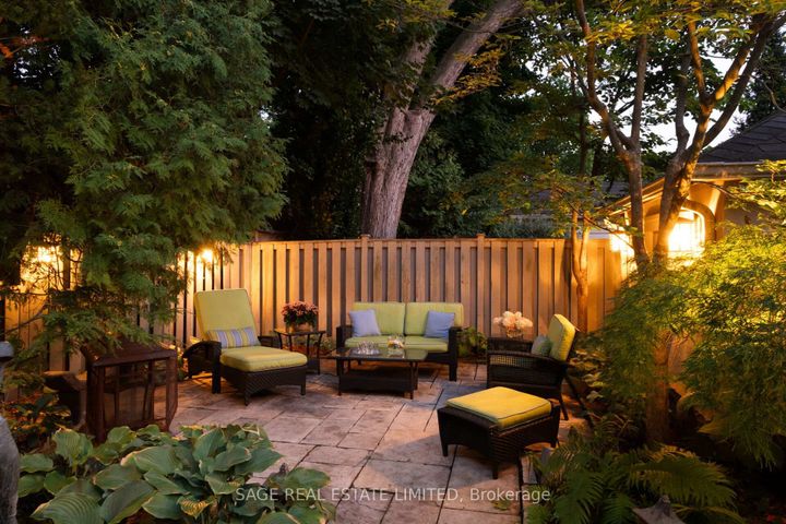 Photo 19 at 35 Grenview Boulevard N, Kingsway South, Toronto