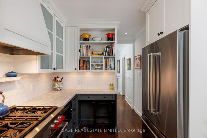 Photo 29 at 35 Grenview Boulevard N, Kingsway South, Toronto