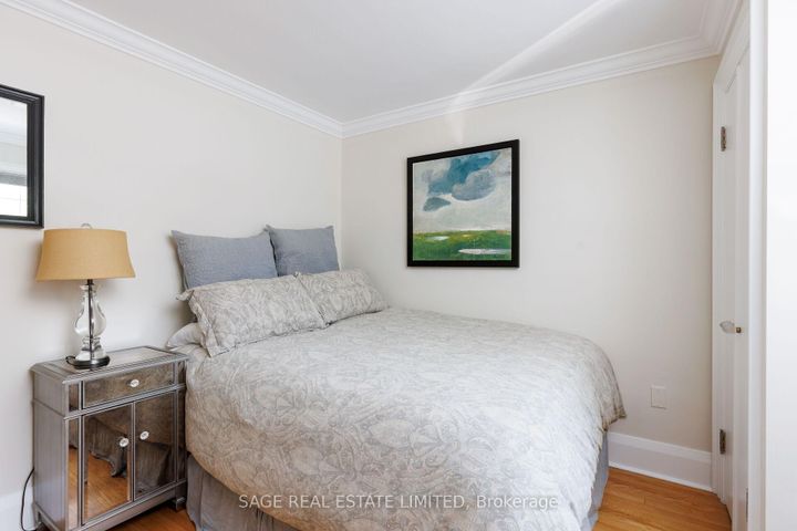 Photo 37 at 35 Grenview Boulevard N, Kingsway South, Toronto