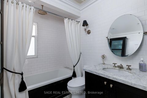 Photo 42 at 35 Grenview Boulevard N, Kingsway South, Toronto