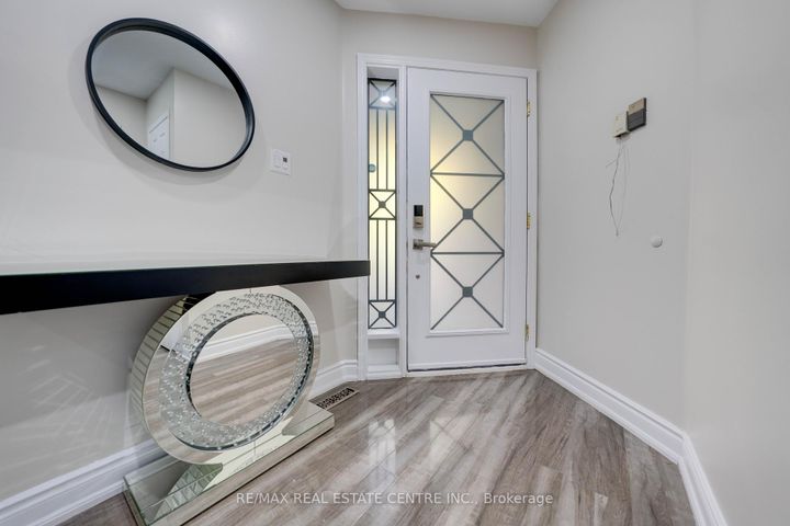 Photo 2 at 37 Pebblestone Circle, Brampton West, Brampton