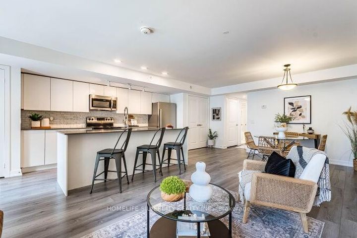 Photo 13 at 104 - 3058 Sixth Line, GO Glenorchy, Oakville