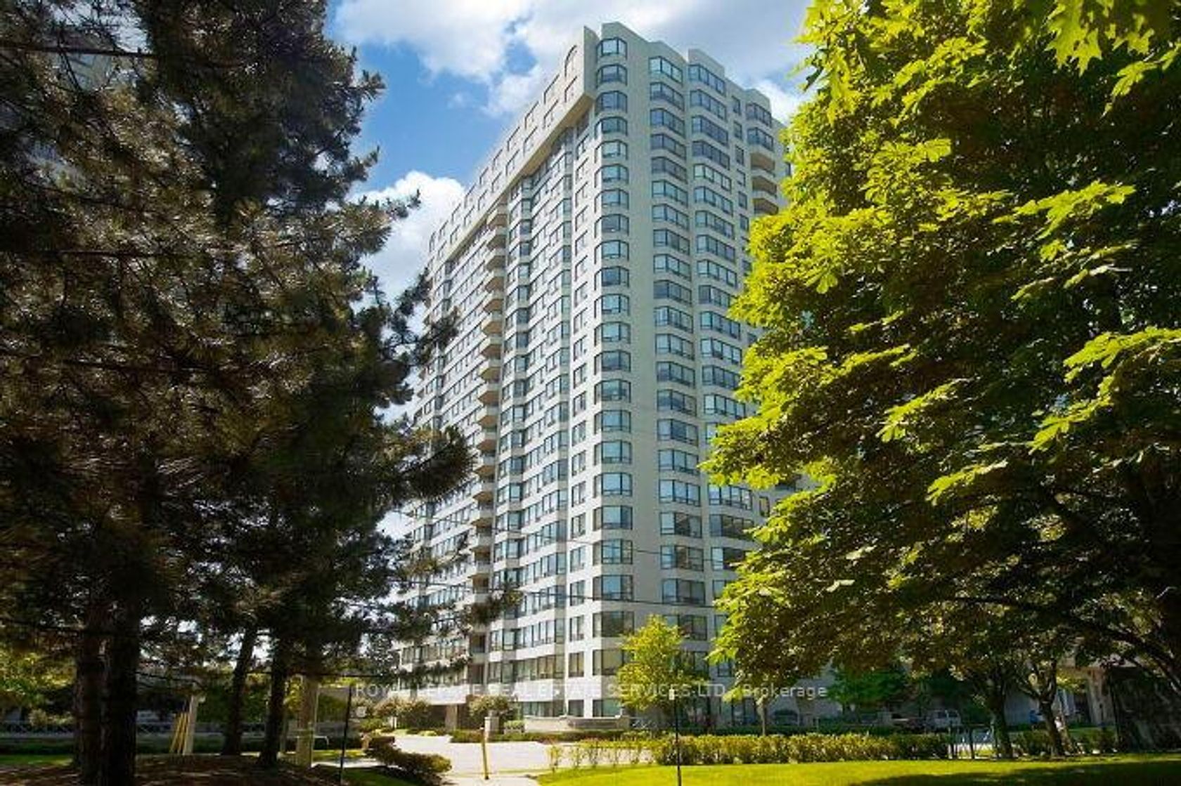 301 - 1 Aberfoyle Crescent, City Centre West, Toronto 