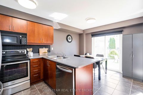 Photo 6 at 33 Bird Street, Edgehill Drive, Barrie Photo 6 at 33 Bird Street, Edgehill Drive, Barrie