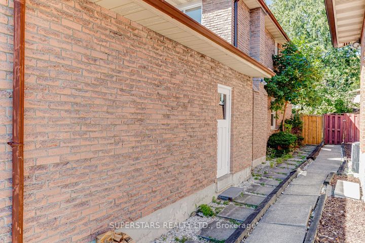 Photo 24 at 115 Major Button's Drive, Amberglen, Markham