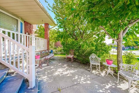 Photo 2 at 300 Belview Avenue, East Woodbridge, Vaughan