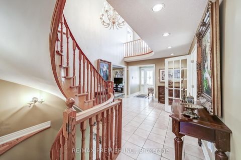 Photo 4 at 300 Belview Avenue, East Woodbridge, Vaughan