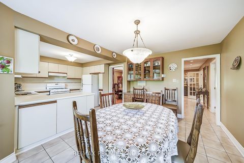 Photo 10 at 300 Belview Avenue, East Woodbridge, Vaughan