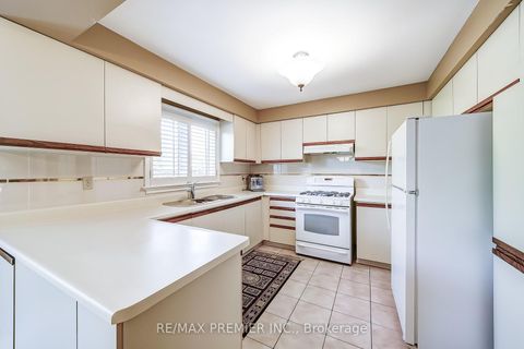 Photo 11 at 300 Belview Avenue, East Woodbridge, Vaughan