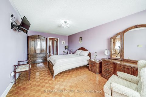 Photo 17 at 300 Belview Avenue, East Woodbridge, Vaughan
