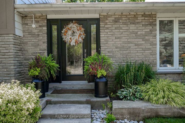 Photo 3 at 2482 Waterford Street, WO West, Oakville
