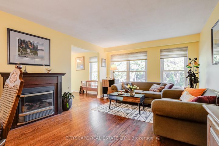 Photo 3 at 22 Jade Crescent, Northgate, Brampton
