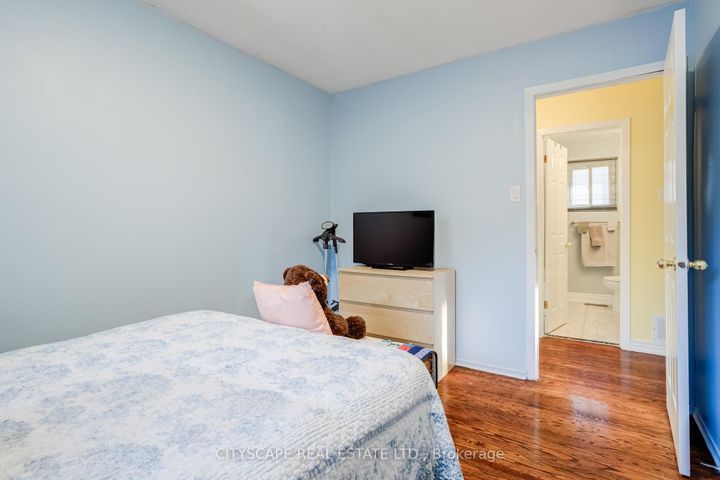 Photo 15 at 22 Jade Crescent, Northgate, Brampton