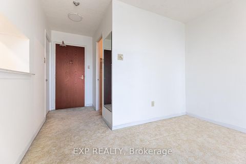 Photo 14 at 1903 - 1055 Bay Street, Bay Street Corridor, Toronto