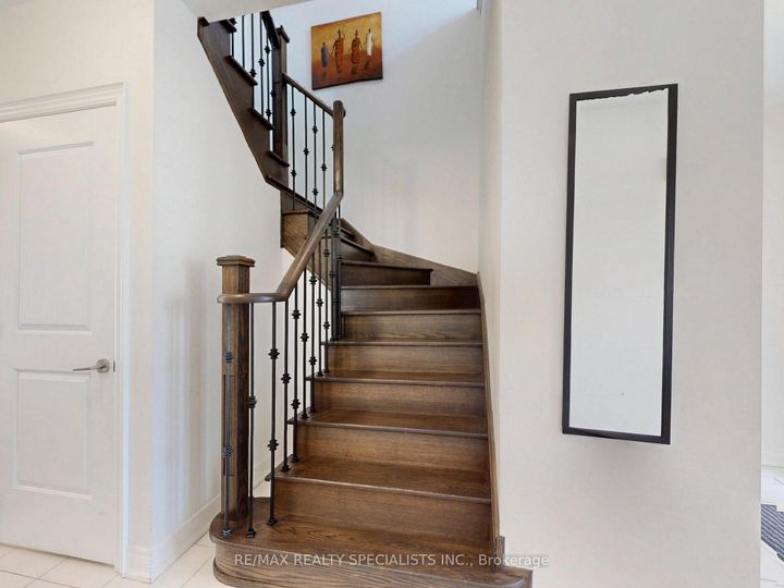 Photo 3 at 33 Tiger Crescent, Wellington North, Brampton
