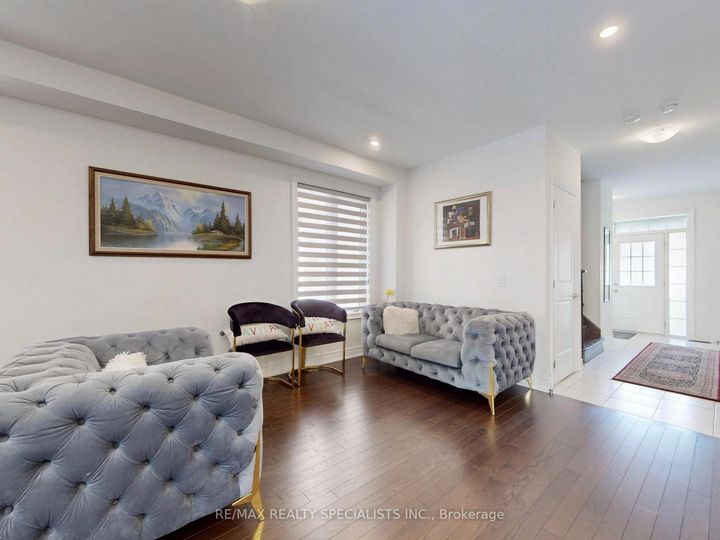 Photo 4 at 33 Tiger Crescent, Wellington North, Brampton