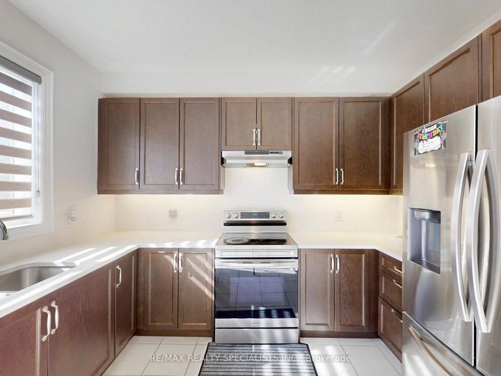 Photo 9 at 33 Tiger Crescent, Wellington North, Brampton
