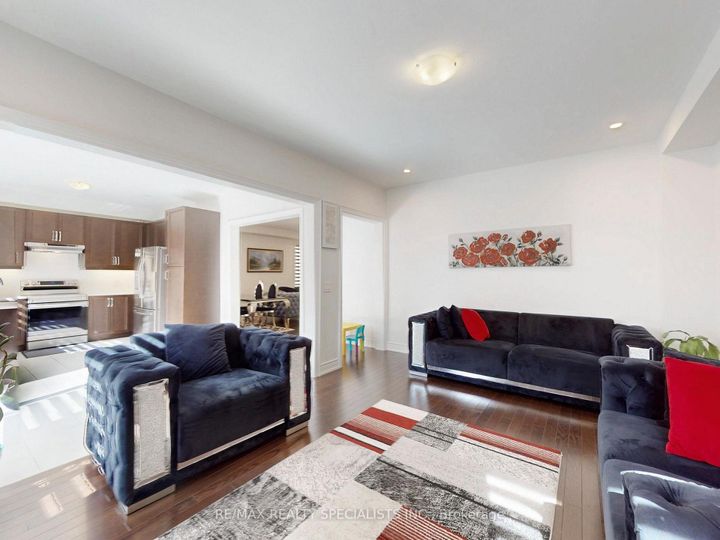 Photo 13 at 33 Tiger Crescent, Wellington North, Brampton