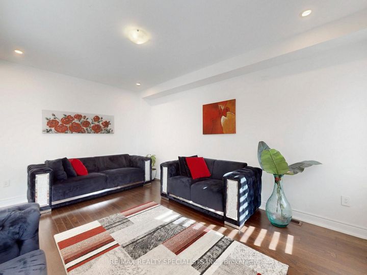Photo 15 at 33 Tiger Crescent, Wellington North, Brampton