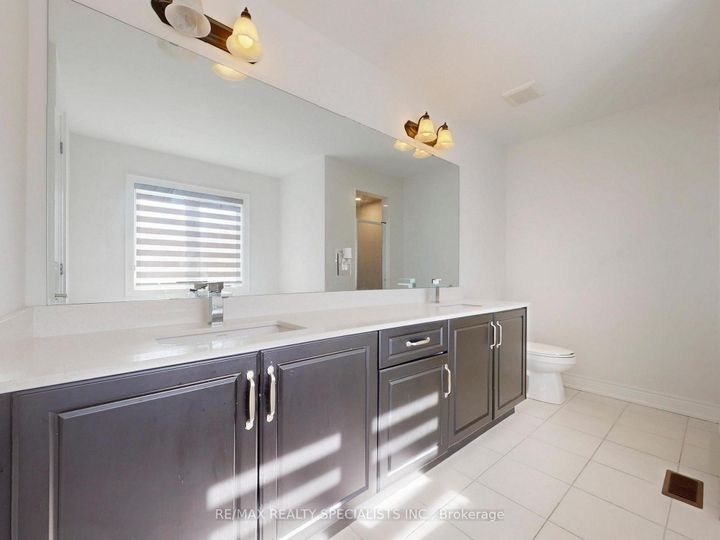 Photo 22 at 33 Tiger Crescent, Wellington North, Brampton