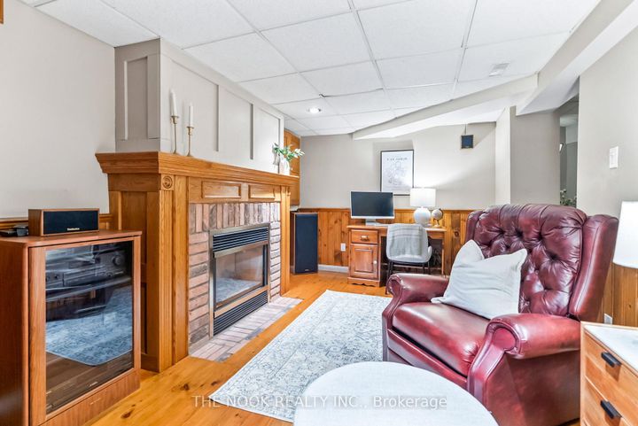 Photo 37 at 1090 Benton Crescent, Liverpool, Pickering