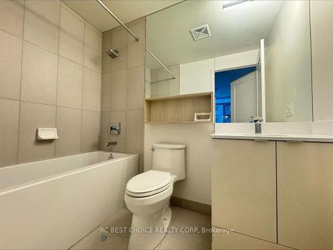 Photo 4 at 410 E - 70 Princess Street, Waterfront Communities C8, Toronto