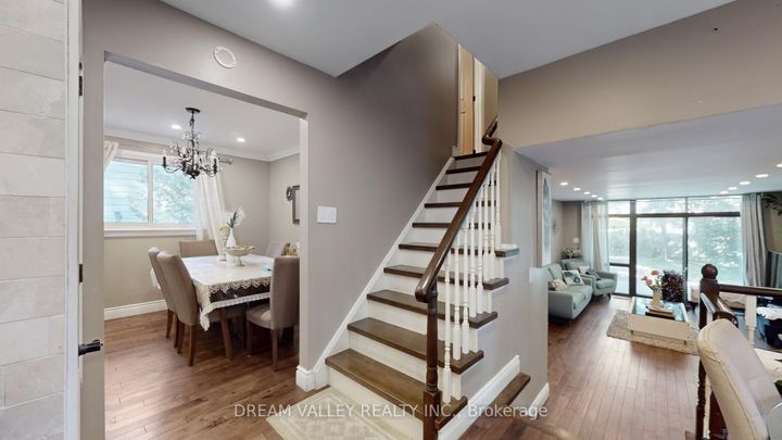 Photo 18 at 15 Scarborough Golf Club Road, Scarborough Village, Toronto