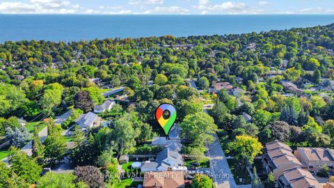 Photo 1 at 15 Scarborough Golf Club Road, Scarborough Village, Toronto