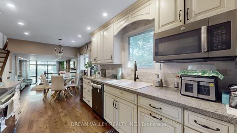 Photo 14 at 15 Scarborough Golf Club Road, Scarborough Village, Toronto
