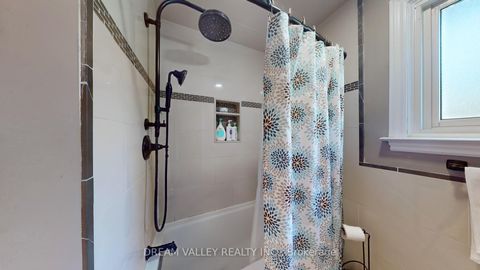 Photo 30 at 15 Scarborough Golf Club Road, Scarborough Village, Toronto Photo 30 at 15 Scarborough Golf Club Road, Scarborough Village, Toronto