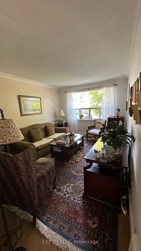 Photo 6 at 546 Mc Roberts Avenue N, Fairbank, Toronto