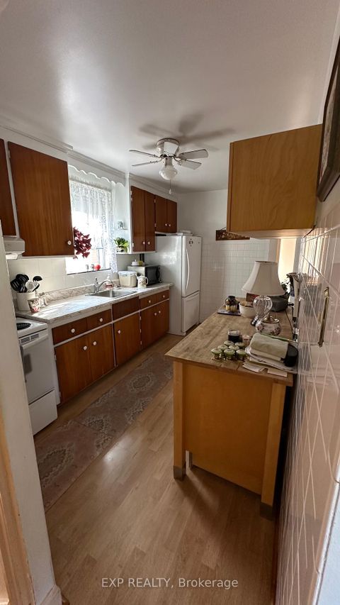 Photo 8 at 546 Mc Roberts Avenue N, Fairbank, Toronto
