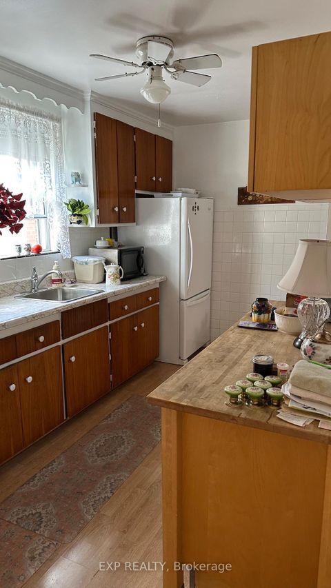 Photo 9 at 546 Mc Roberts Avenue N, Fairbank, Toronto