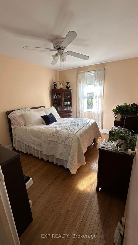 Photo 10 at 546 Mc Roberts Avenue N, Fairbank, Toronto