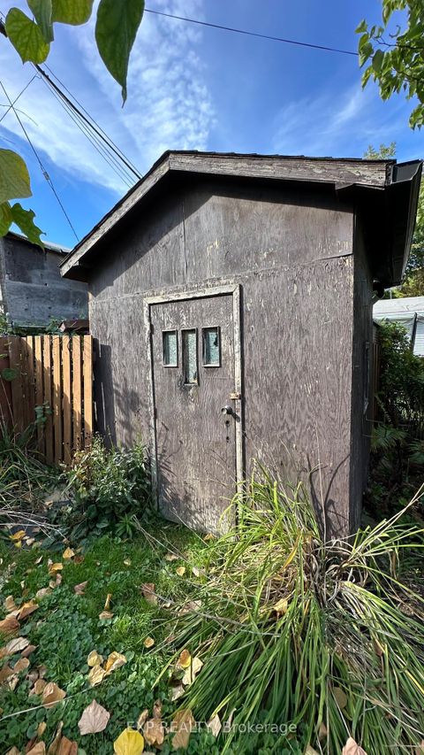 Photo 12 at 546 Mc Roberts Avenue N, Fairbank, Toronto